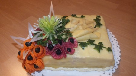 Slaná torta pre Niku: 40 € (rozmer 23 cm x 25 cm)