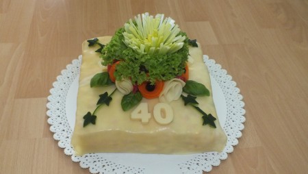 Narodeninová torta pre Zuzanu: 40 € (rozmer 23 x 25 cm)