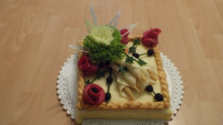 Narodeninová torta k 60-tke: 40 € (rozmer 29 cm x 26 cm)